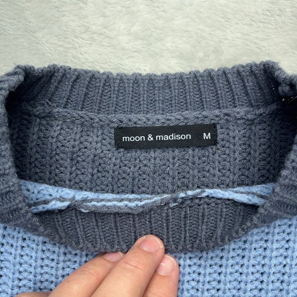 Moon & Madison Color Block Chevron Knit Sweater Medium Blue White Gray - Picture 4 of 7